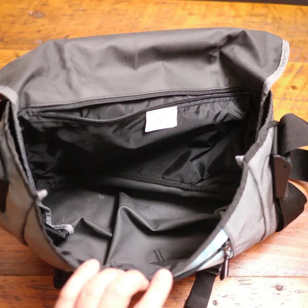 NIKE Gray Blue Black Geometric Nylon Bicycle Messenger Laptop Shoulder Bag 16x13
